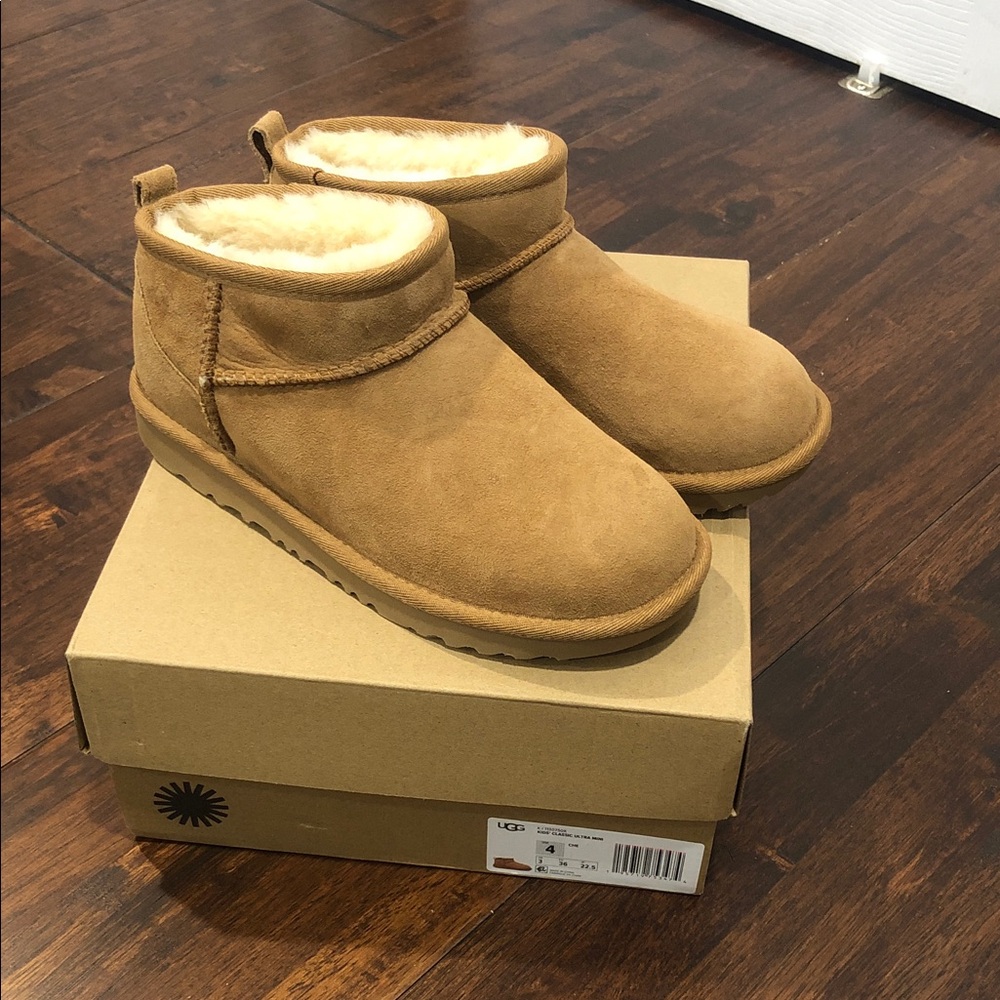 NEW! UGG Kids Tan Slippers